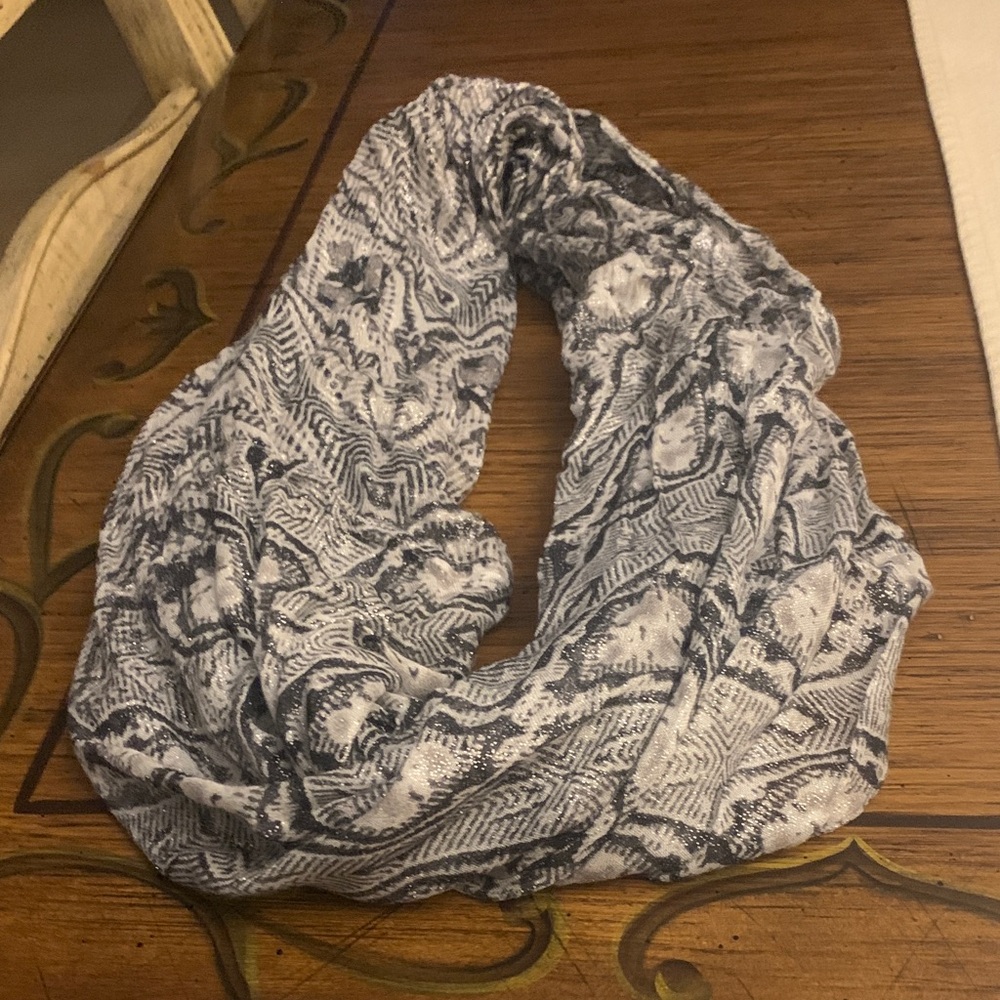 The Limited Black and Gray Patterned Scarf